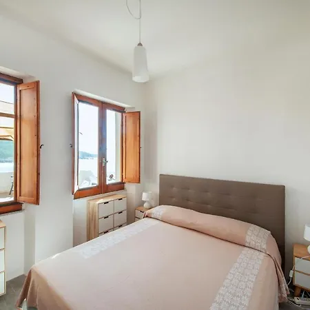 Apartment La Corsara