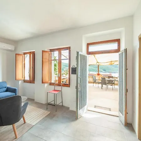La Corsara Apartment *